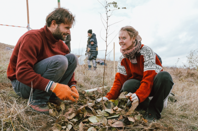 Seed It Forward Riscova planting November 2016 2